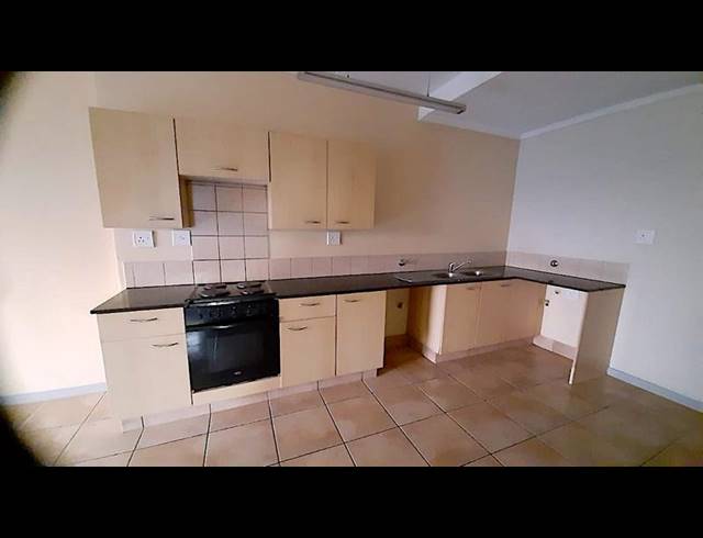 1 BEDROOM APARTMENT FOR SALE IN SUNNINGHILL